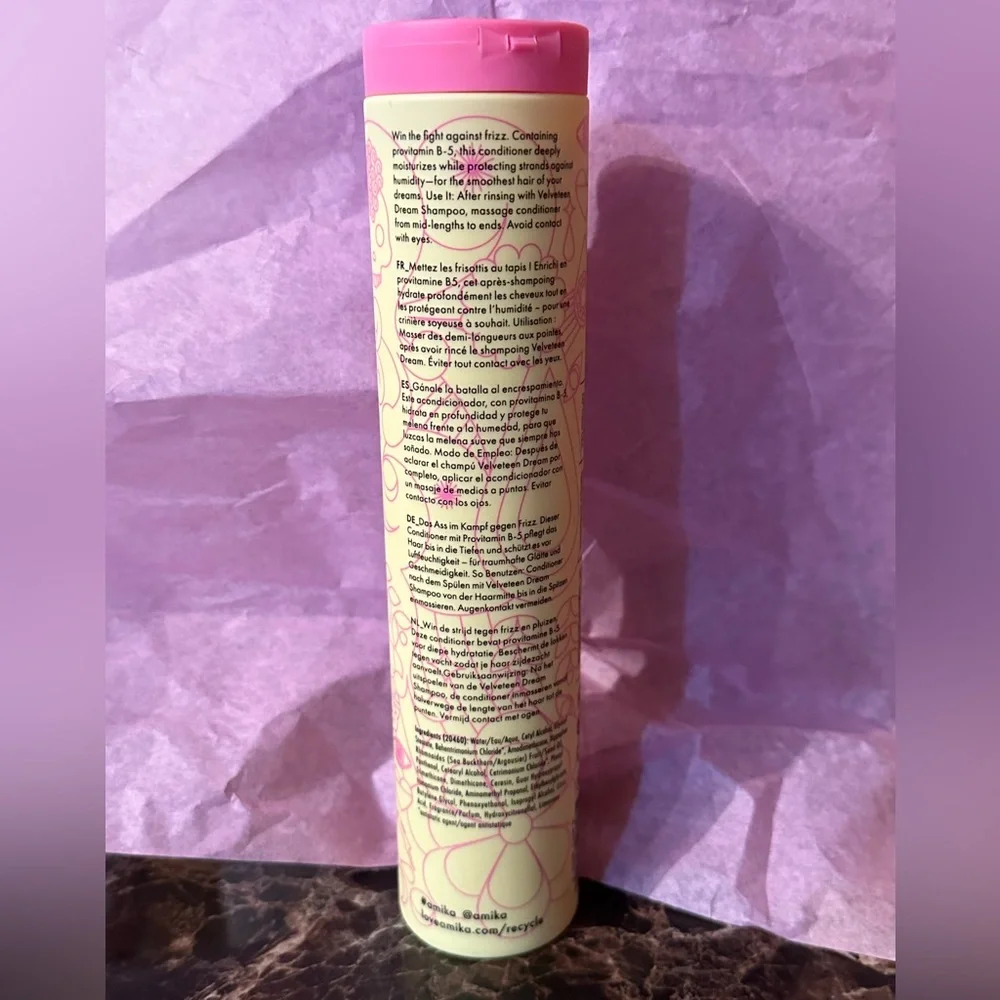 Amika Velveteen Dream Smoothing Conditioner 9.2oz